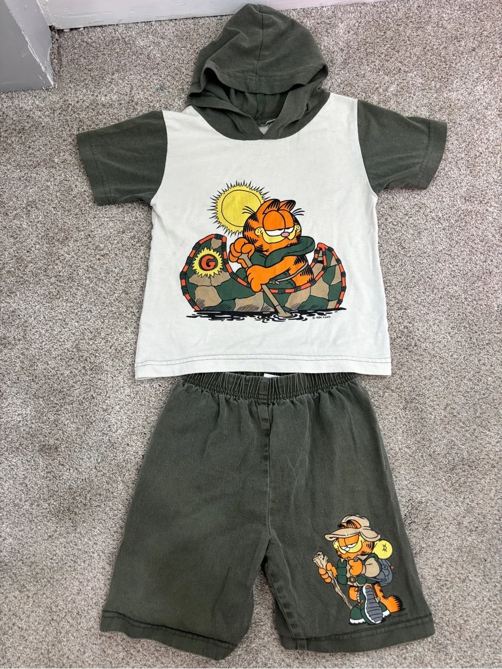 Vintage PAWS 1994 Garfield Hoodie Tee & Shorts Set kids’s size 7 Y2K